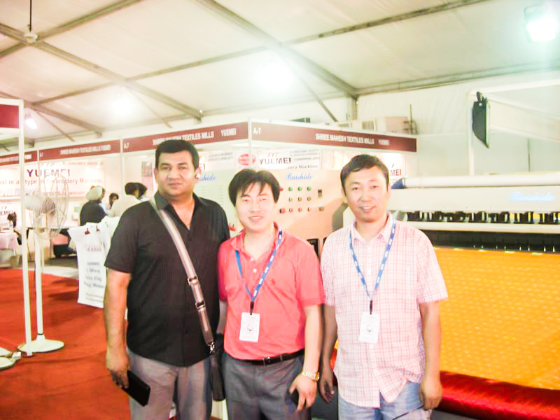 巴基斯坦客戶來我公司購買多功能打折機(jī)（JT-216）